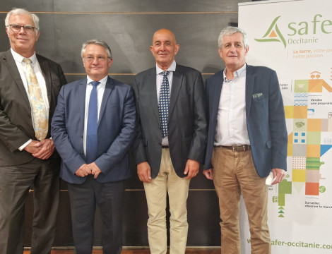 Élection à la présidence de la Safer Occitanie : Dominique GRANIER reconduit avec brio. Directeur général Frédéric ANDRÉ avec lequel il travaille depuis 2012, ainsi qu’à ses 2 vice-Présidents, Dominique BARRAU et Michel BAYLAC.